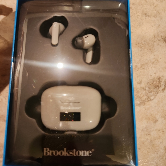 Brookstone Touchpro True Wireless EARBUDS Gray - NEW - Picture 3 of 3